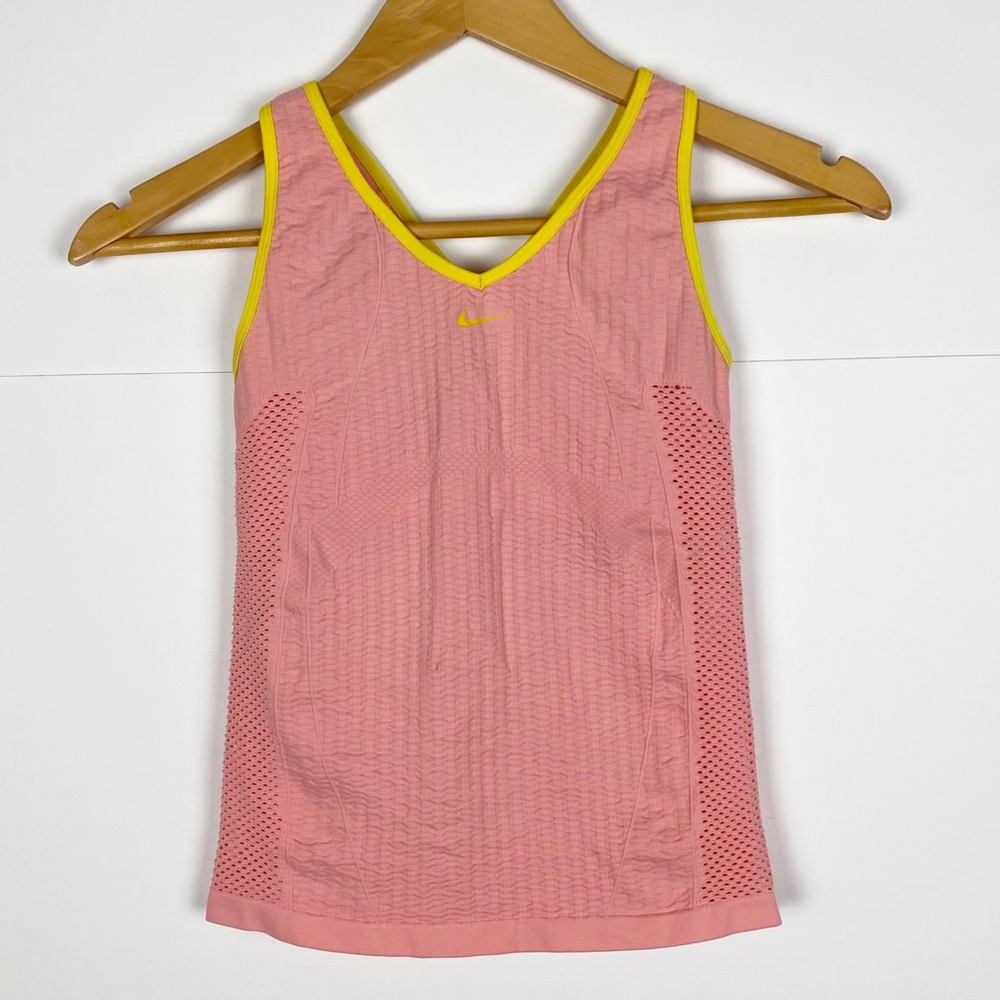 Nike Sphere Dry V Neck Tank Top - Picture 7 of 7